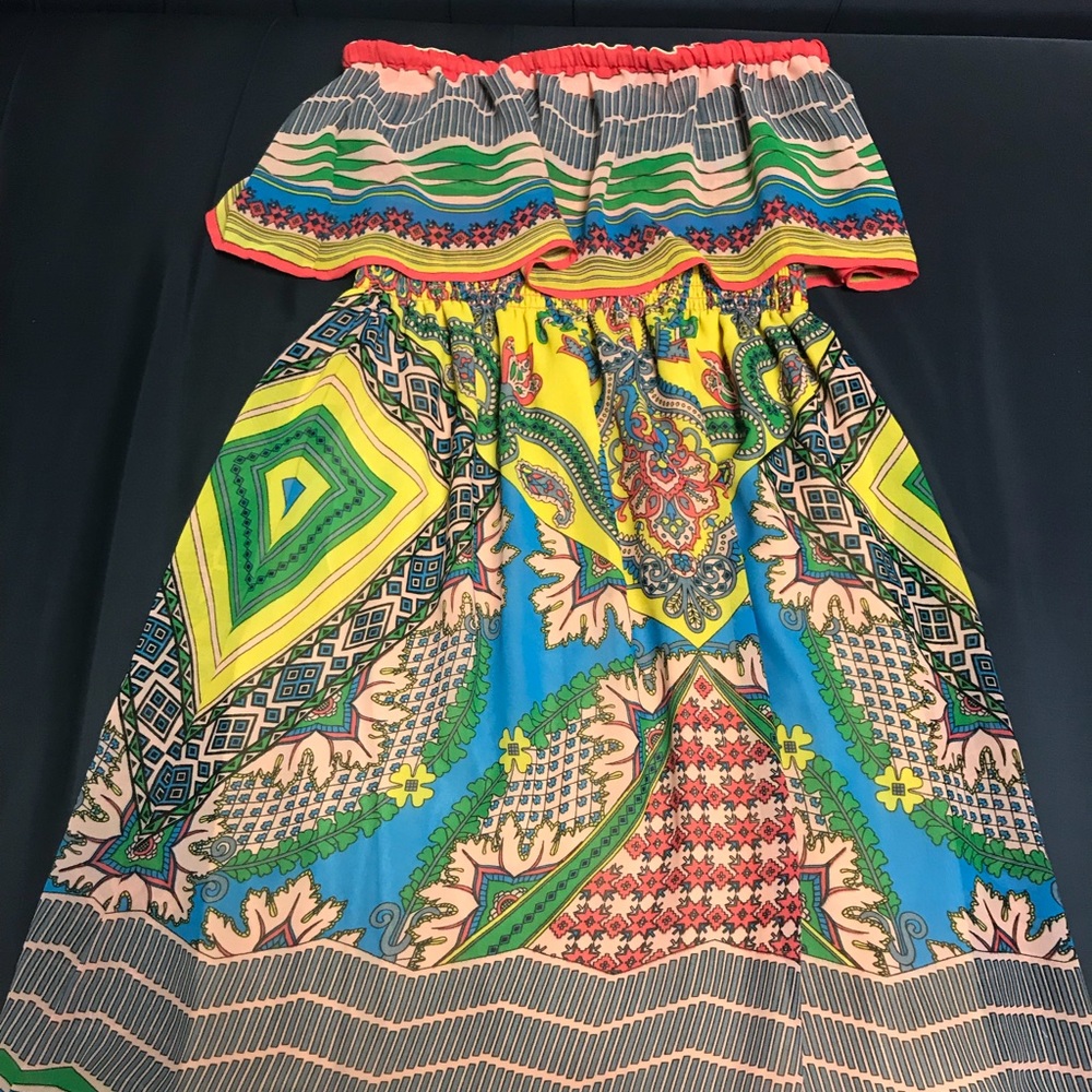 Strapless multipattern dress